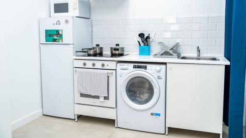 Ciudad Lineal Apartment | Apartment 4 Private complex Parking 6 people