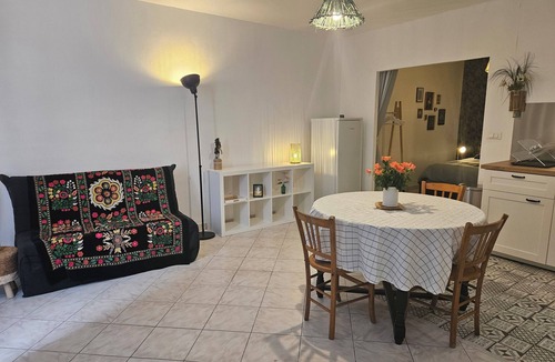 Anatole France Apartment | Apartment 40 m² near the Canal de la Robine