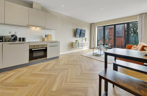 Elthorne Apartment | Apartment 5, 2 Bedroom, 2 Bathroom