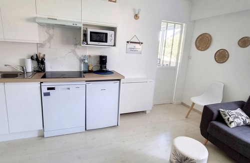 Courseulles-sur-Mer Apartment | Apartment 500m from the sea, 4 sleeps, secure parking