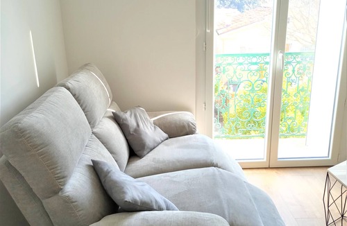 Lamalou-les-Bains Apartment | Apartment 5 minutes from spa, air-conditioned, pets welcome.