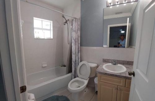 Westgate Apartment | Apartment 5 minutes from PBI Airport!