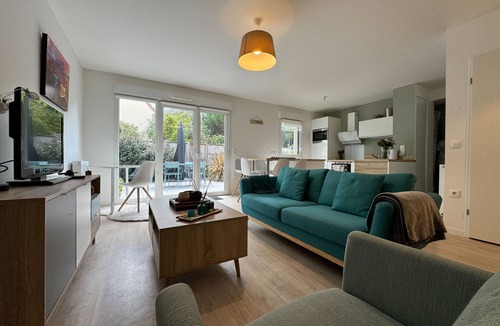 Lion-sur-Mer Apartment | Apartment 5 minutes from the beach