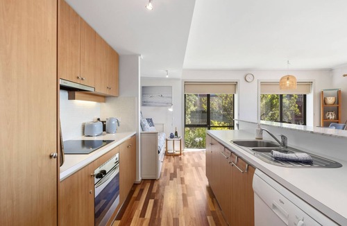 Lorne Apartment | Apartment 5 Pacific Apartments