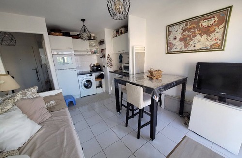 Fort-Mahon-Plage Apartment | Apartment 50m from beach with parking and Wi-Fi
