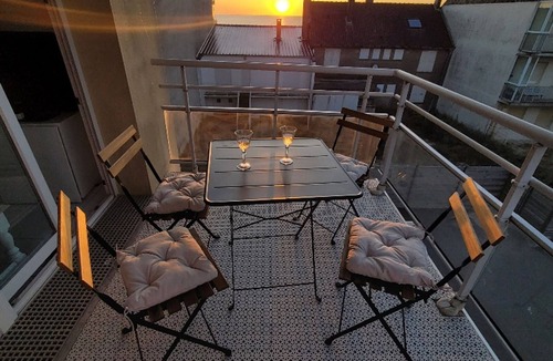 Fort-Mahon-Plage Apartment | Apartment 50m from beach with parking and Wi-Fi