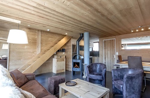 La Clusaz Apartment | Apartment 6-8 pax, ski-in/ski-out, stove, garage