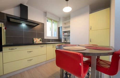 Rieux Apartment | Apartment 6 km from Redon, 35 km from the sea