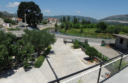 Stasevica Apartment | Apartment 6 pers tastefully renovated! Between Split and Dubrovnik