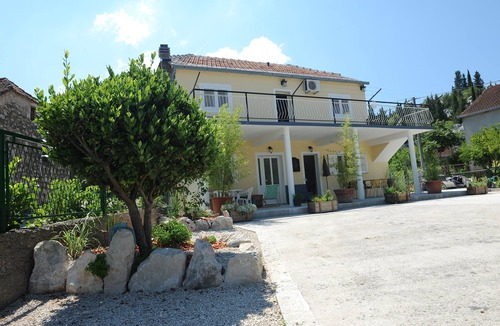 Stasevica Apartment | Apartment 6 pers tastefully renovated! Between Split and Dubrovnik