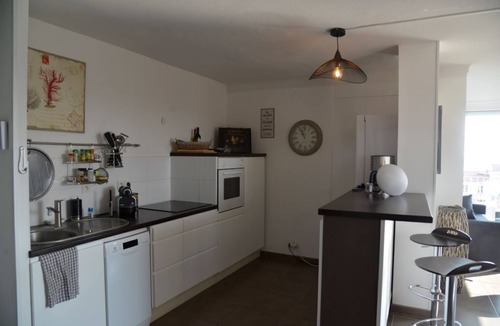 La Jetee Apartment | APARTMENT 70 M2 TERRACE 42M2 SOLARIUM SEA VIEW PARKING WIFI