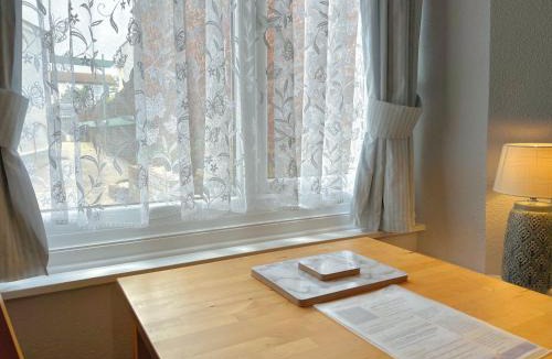 Paignton House | Apartment 8 - Large Studio Sea Front-Ground floor -Free Parking