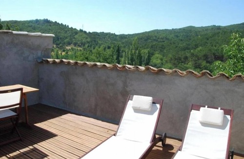 Niozelles Apartment | Apartment 80m2 in large property 2 bedrooms private bathroom Swimming pool