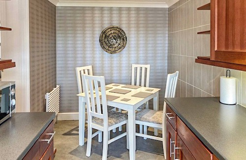 Pagham Cottage | Apartment 9 Barton Manor - UK40051