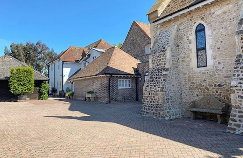 Pagham Cottage | Apartment 9 Barton Manor - UK40051