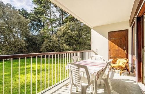 Pornic Apartment | Apartment 'A 22' with Balcony