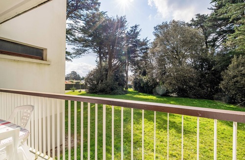 Pornic Apartment | Apartment 'A 22' with Balcony