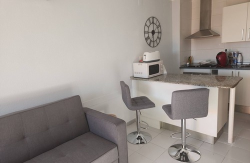 La Pineda Apartment | Apartment 'Arcoiris' with Sea View, Wi-Fi and Air Conditioning