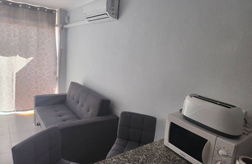 La Pineda Apartment | Apartment 'Arcoiris' with Sea View, Wi-Fi and Air Conditioning