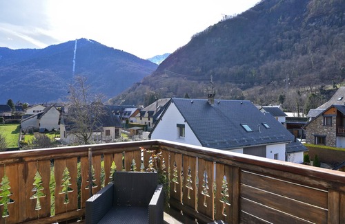 Bagneres-de-Luchon Apartment | Apartment 'A 208 Pics D'Aran' with Mountain View, Shared Pool and Wi-Fi