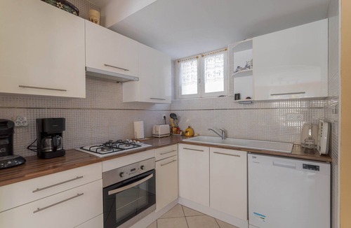 Ria-Sirach Apartment | Apartment 'À Ria-sirach' with Mountain View, Shared Terrace and Wi-Fi