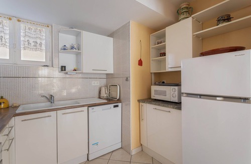 Ria-Sirach Apartment | Apartment 'À Ria-sirach' with Mountain View, Shared Terrace and Wi-Fi