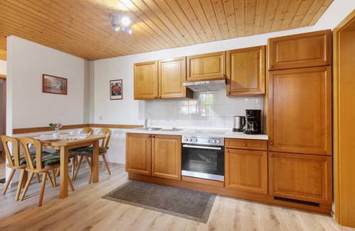 Lonsee Apartment | Apartment 'A' with Private Terrace and Wi-Fi