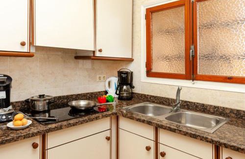 L'Escala Apartment | Apartment Adelfa apt- 1 by Interhome