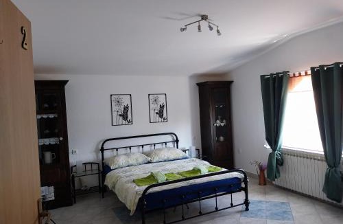 Gracac Apartment | Apartment Ada bed & breakfast