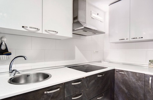 Monte Faro Apartment | Apartment 'Adosado En Gran Alacant Santa Pola' with Shared Pool and Air Conditioning