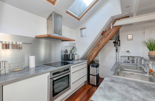 Le Croisic Apartment | Apartment 'Aiguillon' with Sea View and Air Conditioning