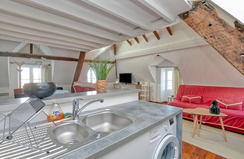 Le Croisic Apartment | Apartment 'Aiguillon' with Sea View and Air Conditioning