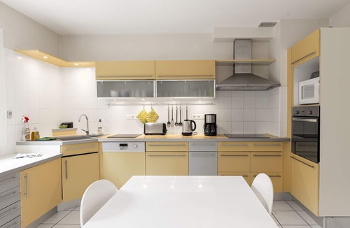 Carcassonne Apartment | Apartment-Aloa-Ensuite with Shower