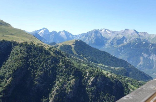 Eclose-Est Apartment | APARTMENT ALPE D'HUEZ QUARTIER ECLOSE