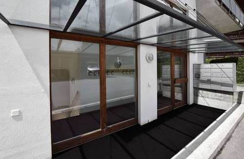 Klosters-Serneus Apartment | Apartment "Alpin 5" with Terrace & Wi-Fi