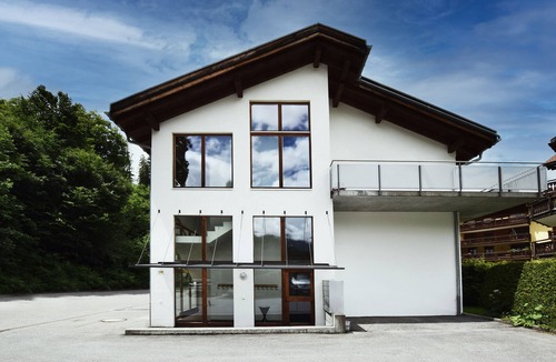 Klosters-Serneus Apartment | Apartment "Alpin 6" with Terrace & Wi-Fi
