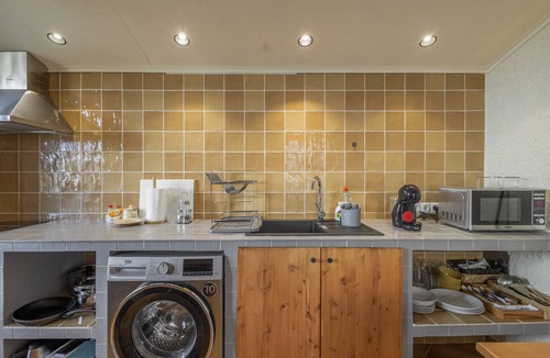 San Martin Sarroca Apartment | Apartment 'Amb Piscina Alta' with Private Pool, Wi-Fi, and Air Conditioning