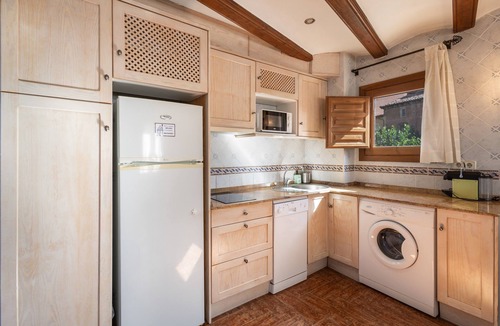 Daroca Apartment | Apartment 'Amira' with Wi-Fi and Air Conditioning