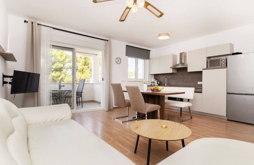 Slatine Apartment | Apartment Anđa by Interhome