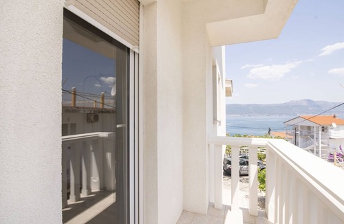 Slatine Apartment | Apartment Anđa by Interhome