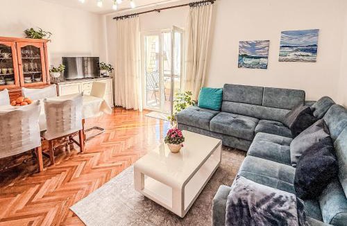 Turanj Apartment | Apartment Ana-1 by Interhome
