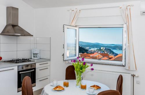 Meterize Apartment | Apartment Anamarija with sea view