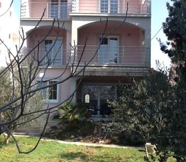 Sveti Filip i Jakov House | Apartment and Rooms Santini