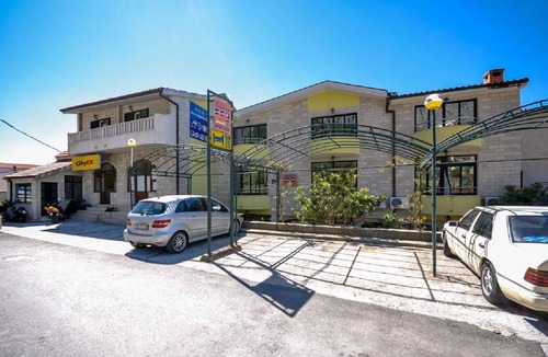Bili brig Apartment | Apartment and Rooms Ivan (45191-A14) - Makarska