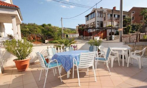 Vrbnik Apartment | Apartment and Rooms Luka