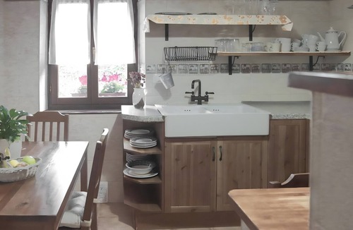 Deba Apartment | Apartment 'Andutz' with Mountain Views, Private Garden and Wi-Fi