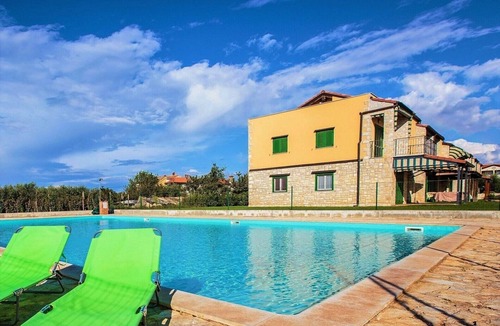 Gedici Apartment | Apartment Anita with shared pool