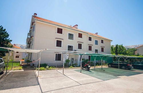 Baska Apartment | Apartment Antica with balcony and parking