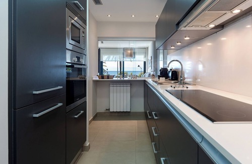 Cambrils Apartment | Apartment 'Apartamento Delfin' with Sea View, Wi-Fi and Air Conditioning