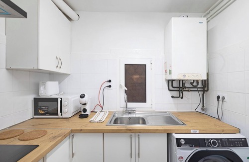 Montgat Apartment | Apartment 'Apartamento Luna' with Wi-Fi and Air Conditioning